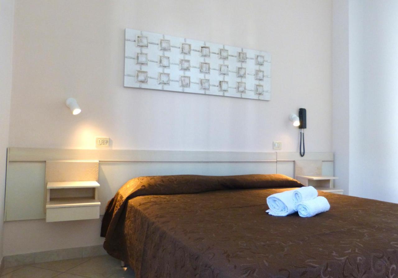 Hotel D'Annunzio Cattolica Ngoại thất bức ảnh