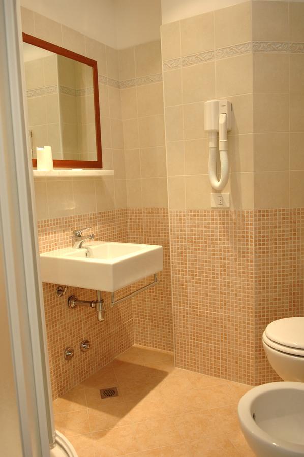 Hotel D'Annunzio Cattolica Ngoại thất bức ảnh