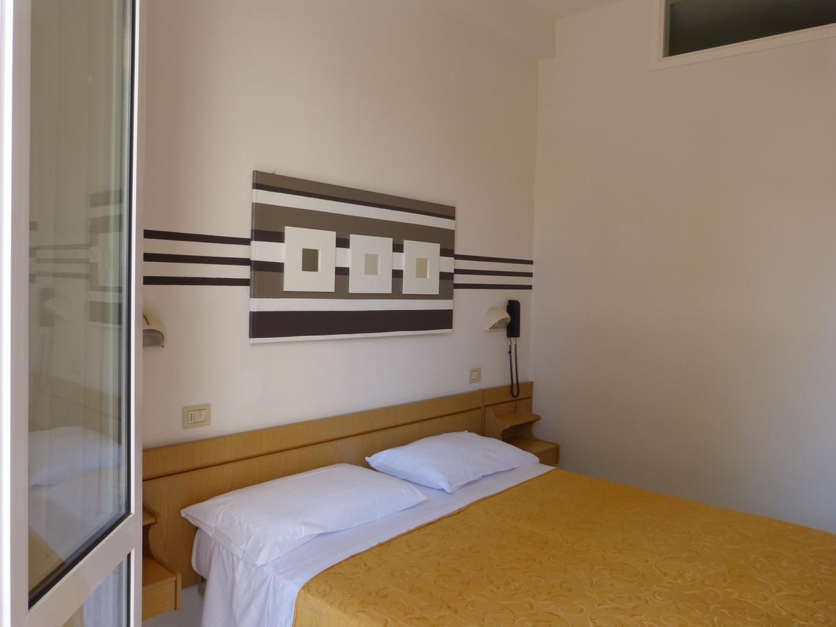 Hotel D'Annunzio Cattolica Ngoại thất bức ảnh