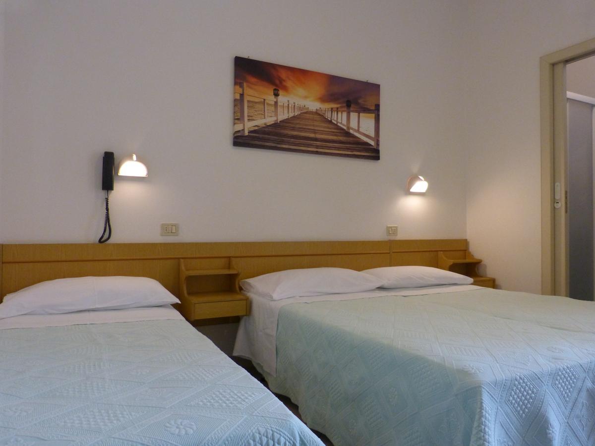 Hotel D'Annunzio Cattolica Ngoại thất bức ảnh